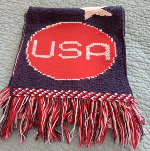 USA Red White and Blue Knit Scarf America - Picture 2 of 9